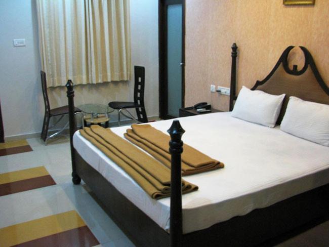 Aum Health Resort Vadodara Rum bild