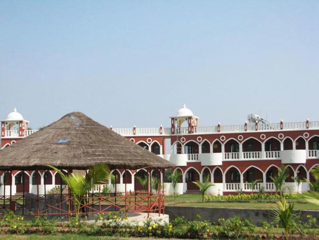 Aum Health Resort Vadodara Exteriör bild