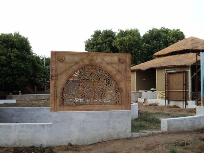 Aum Health Resort Vadodara Exteriör bild